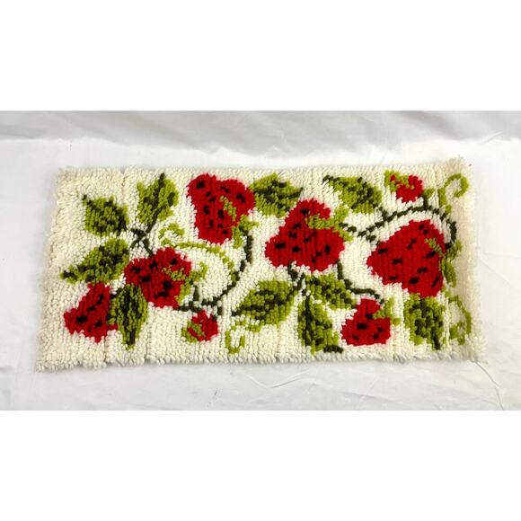 VTG Latch Hook Rug Wall Hanging Artwork Strawberries Fruit 12"x 27" Handmade - Picture 1 of 12